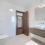 Artsi Villa *