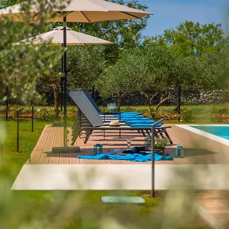 Villa Artsi *